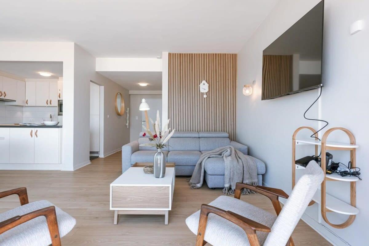 Huswell - Bright Seaview Apartment In Oostende Exterior photo